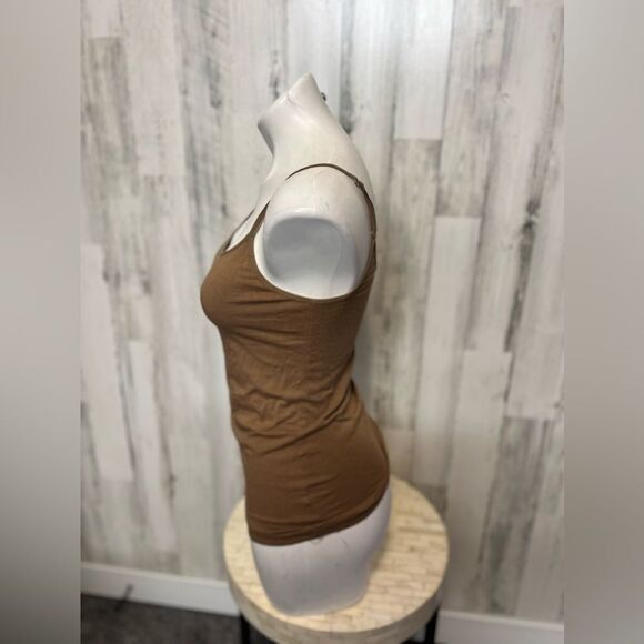 Brown tank top - Picture 2 of 5